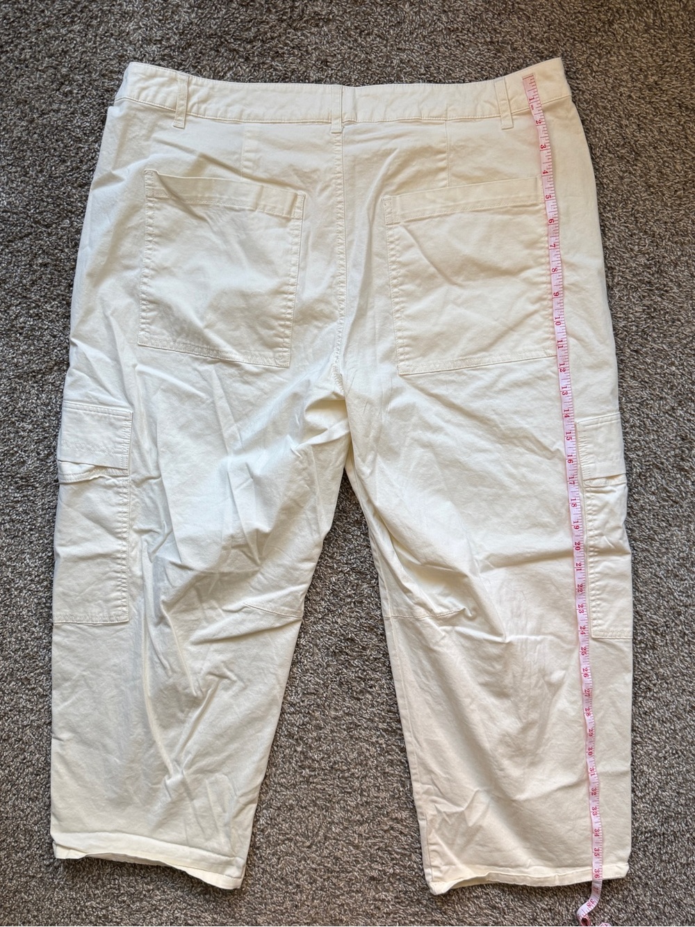 Women’s Mid Rise Cargo Pants Universal Thread - Picture 2 of 4